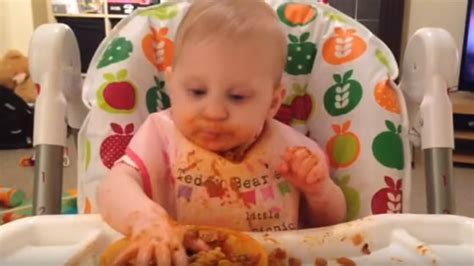 7 aylık bebeğe ne yedirilir